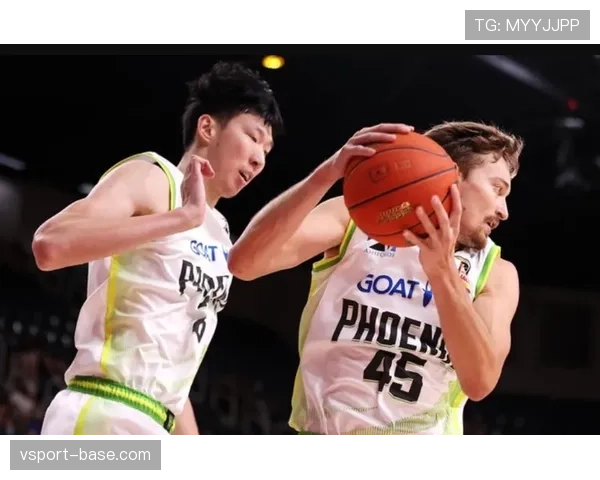 多米尼克·威尔金斯关键时刻突破频率提升显著拉开对手防线