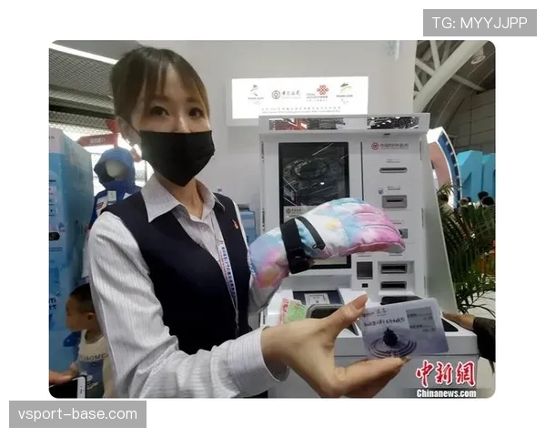 黄东萍上场霸气，下地铁随性，想到她钱包里的数字我就莫名尴尬